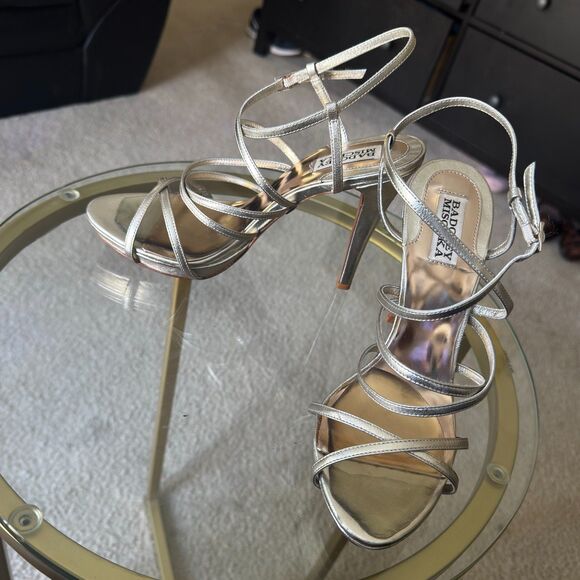 BADGLEY MISCHKA Platino Leather IDOL Strappy Bridal Wedding Heel 8.5$175 - Picture 3 of 9